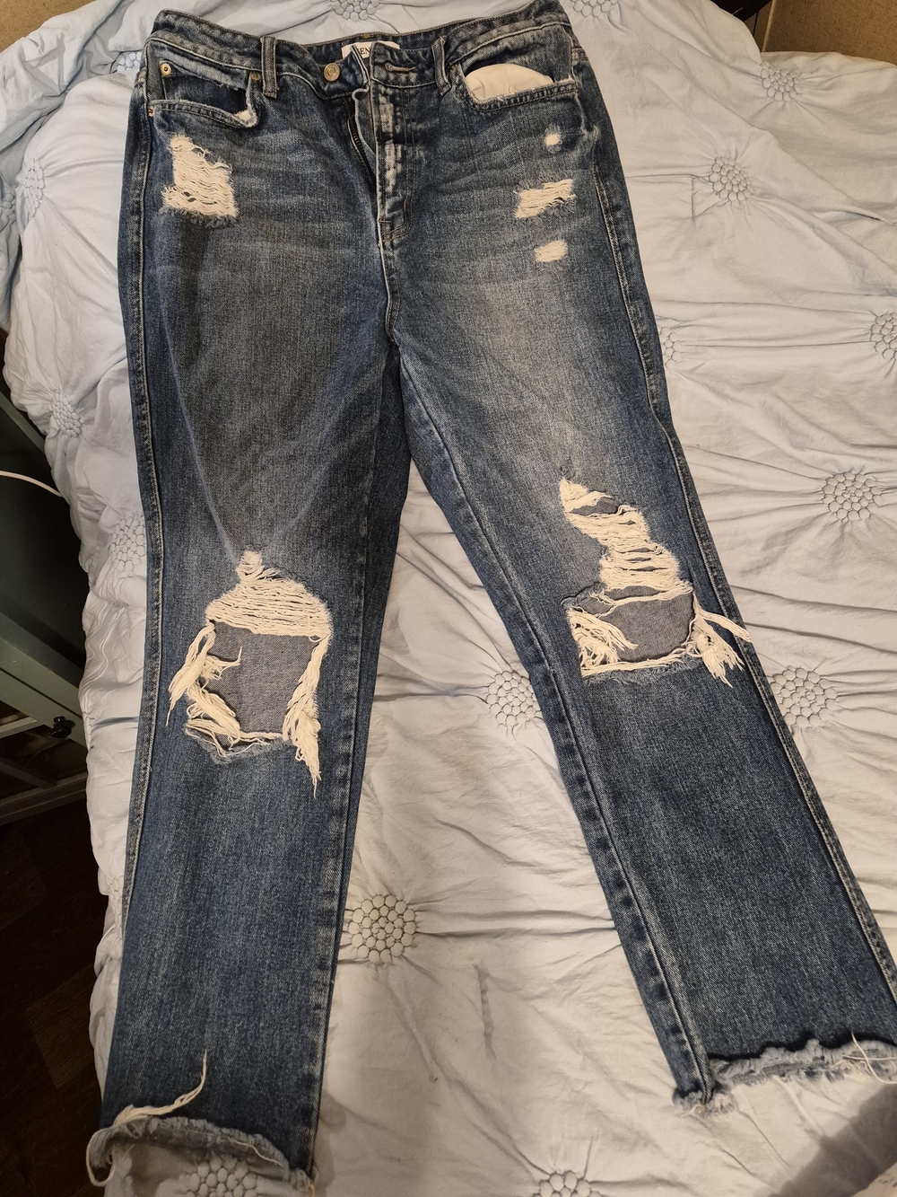 Distressed Boyfriend Jeans in Dark Blue Wash